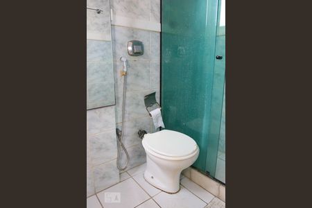 Apartamento à venda com 212m², 4 quartos e 3 vagasBanheiro da Suíte 2