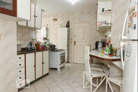 Apartamento à venda com 212m², 4 quartos e 3 vagasCozinha - Armários