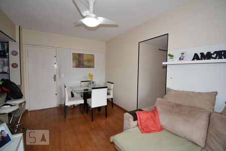 Apartamento à venda com 65m², 2 quartos e 1 vagaSala