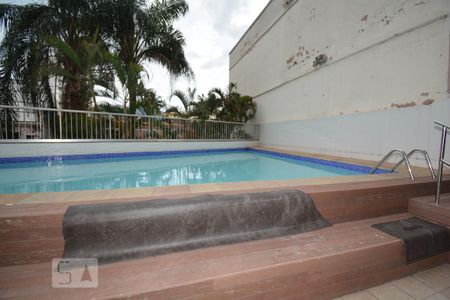 Apartamento à venda com 65m², 2 quartos e 1 vagaÁrea comum - Piscina