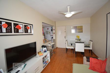 Apartamento à venda com 65m², 2 quartos e 1 vagaSala