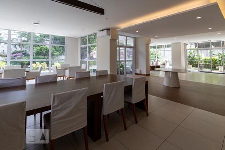 Apartamento à venda com 77m², 3 quartos e 2 vagasÁrea comum - Salão de festas