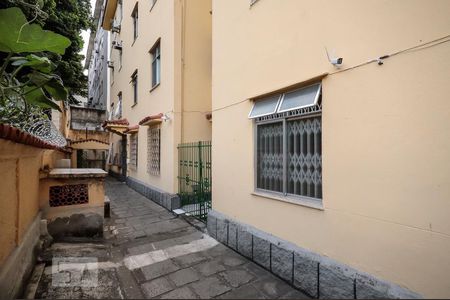 Apartamento à venda com 60m², 2 quartos e sem vagaFrente