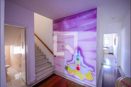 Circulação de casa para alugar com 3 quartos, 340m² em Vila Brasílio Machado, São Paulo