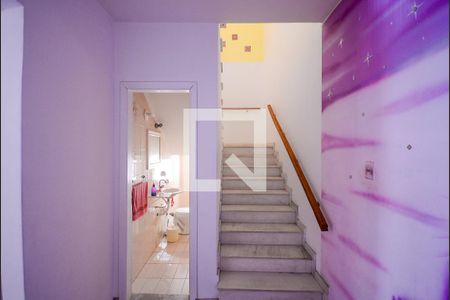 Circulação de casa para alugar com 3 quartos, 340m² em Vila Brasílio Machado, São Paulo