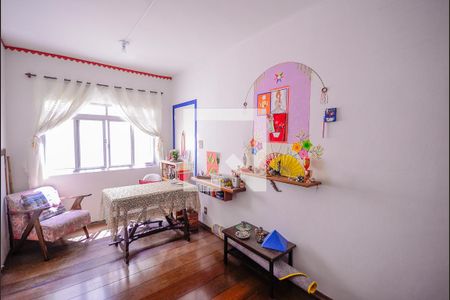 Casa à venda com 340m², 3 quartos e 6 vagasEscritório