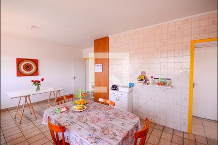 Casa à venda com 340m², 3 quartos e 6 vagasCozinha