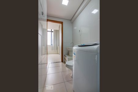Banheiro e Lavanderia  de kitnet/studio para alugar com 1 quarto, 31m² em Centro, Belo Horizonte