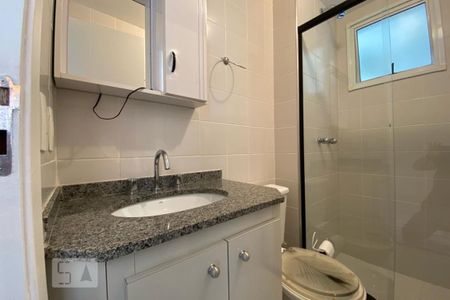 Apartamento à venda com 62m², 2 quartos e 1 vaga Apartamento à venda com 62m², 2 quartos e 1 vagaBanheiro