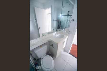 Banheiro de apartamento à venda com 3 quartos, 70m² em Vila Centenário, São Paulo