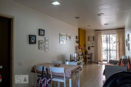Sala de apartamento à venda com 2 quartos, 60m² em Copacabana, Rio de Janeiro