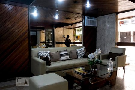 Apartamento à venda com 60m², 2 quartos e 1 vagaÁrea Comum - Hall de Entrada