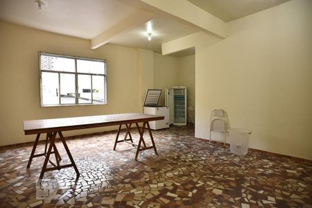 Apartamento para alugar com 85m², 2 quartos e 2 vagasÁrea comum - Salão de festas