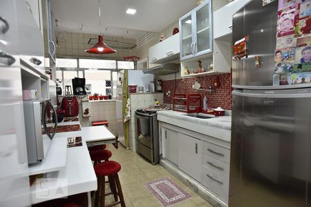 Apartamento para alugar com 85m², 2 quartos e 2 vagasCozinha