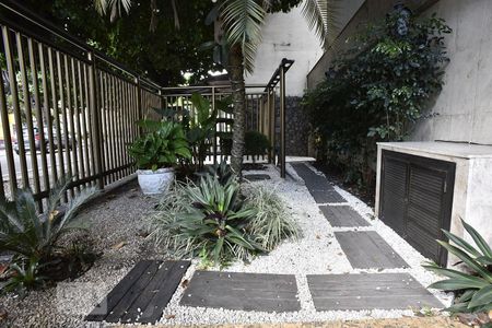 Apartamento para alugar com 85m², 2 quartos e 2 vagasFachada