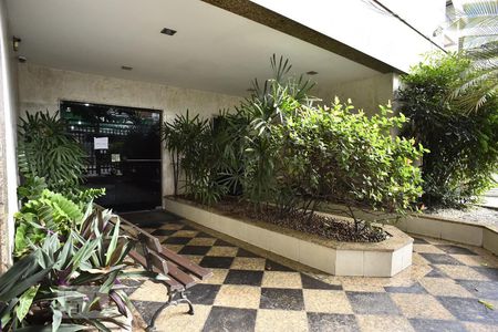 Apartamento para alugar com 85m², 2 quartos e 2 vagasFachada