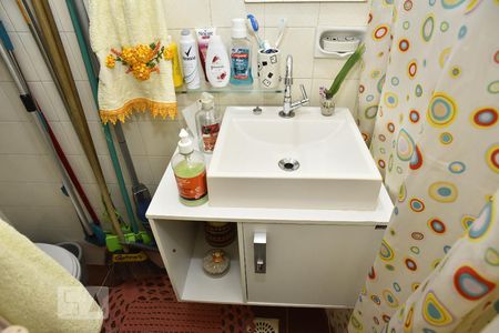 Apartamento para alugar com 85m², 2 quartos e 2 vagasBanheiro de Serviço