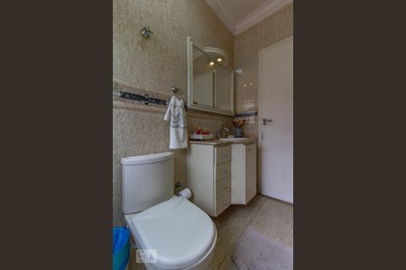 Casa à venda com 700m², 4 quartos e 8 vagas Casa à venda com 700m², 4 quartos e 8 vagasBanheiro Social