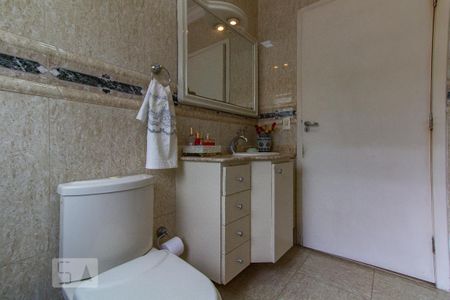 Casa à venda com 700m², 4 quartos e 8 vagas Casa à venda com 700m², 4 quartos e 8 vagasBanheiro Social