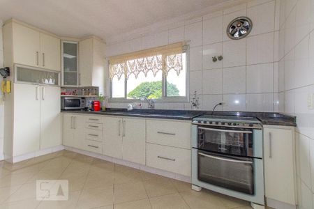 Casa à venda com 700m², 4 quartos e 8 vagas Casa à venda com 700m², 4 quartos e 8 vagasCozinha