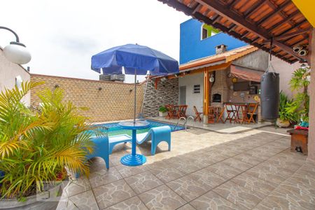 Casa à venda com 700m², 4 quartos e 8 vagas Casa à venda com 700m², 4 quartos e 8 vagasPiscina