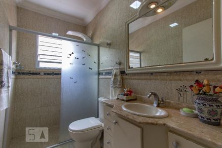 Casa à venda com 700m², 4 quartos e 8 vagas Casa à venda com 700m², 4 quartos e 8 vagasBanheiro Social