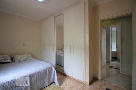 Casa à venda com 700m², 4 quartos e 8 vagas Casa à venda com 700m², 4 quartos e 8 vagasQuarto 2
