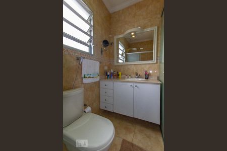 Casa à venda com 700m², 4 quartos e 8 vagas Casa à venda com 700m², 4 quartos e 8 vagasBanheiro Suíte