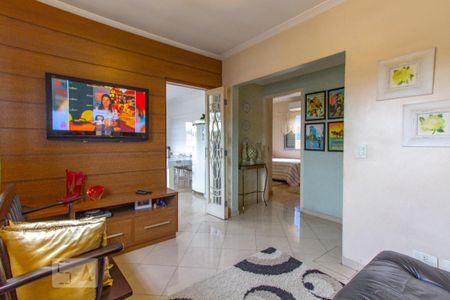 Casa à venda com 700m², 4 quartos e 8 vagas Casa à venda com 700m², 4 quartos e 8 vagasSala de TV