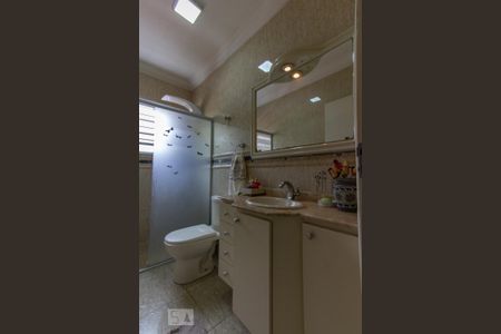 Casa à venda com 700m², 4 quartos e 8 vagas Casa à venda com 700m², 4 quartos e 8 vagasBanheiro Social
