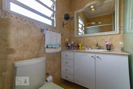 Casa à venda com 700m², 4 quartos e 8 vagas Casa à venda com 700m², 4 quartos e 8 vagasBanheiro Suíte
