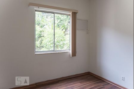 Apartamento à venda com 95m², 3 quartos e 2 vagasQuarto 2