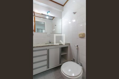 Apartamento à venda com 70m², 2 quartos e 2 vagas Apartamento à venda com 70m², 2 quartos e 2 vagasBanheiro da Suíte