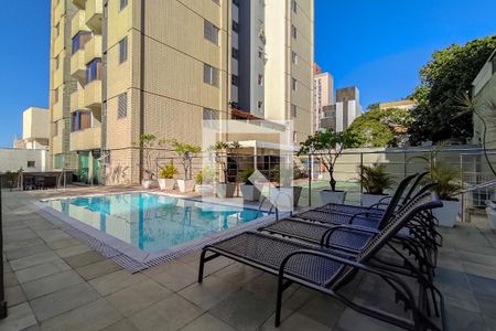 Apartamento à venda com 70m², 2 quartos e 2 vagas Apartamento à venda com 70m², 2 quartos e 2 vagasÁrea comum - Piscina