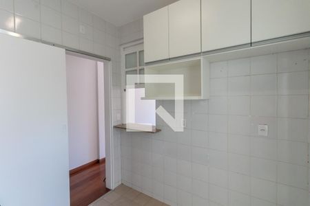 Apartamento à venda com 70m², 2 quartos e 2 vagas Apartamento à venda com 70m², 2 quartos e 2 vagasCozinha