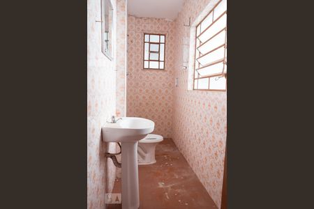 Casa à venda com 145m², 2 quartos e 2 vagasBanheiro