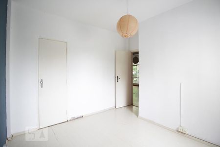 Suíte  de apartamento à venda com 3 quartos, 84m² em Vila Olímpia, São Paulo