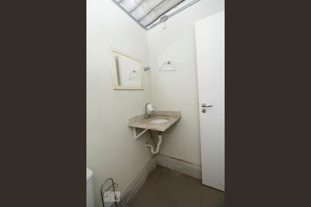 Casa à venda com 270m², 3 quartos e 2 vagas Casa à venda com 270m², 3 quartos e 2 vagasBanheiro de Serviço