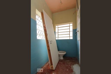 Casa à venda com 270m², 3 quartos e 2 vagas Casa à venda com 270m², 3 quartos e 2 vagasProjeto de banheiro