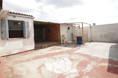 Casa à venda com 270m², 3 quartos e 2 vagas Casa à venda com 270m², 3 quartos e 2 vagasQuintal