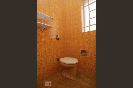 Casa à venda com 270m², 3 quartos e 2 vagas Casa à venda com 270m², 3 quartos e 2 vagasBanheiro