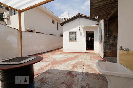 Casa à venda com 270m², 3 quartos e 2 vagas Casa à venda com 270m², 3 quartos e 2 vagasQuintal
