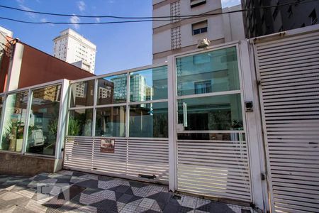 Apartamento para alugar com 80m², 2 quartos e 1 vaga Apartamento para alugar com 80m², 2 quartos e 1 vagaFachada