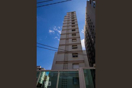 Apartamento para alugar com 80m², 2 quartos e 1 vaga Apartamento para alugar com 80m², 2 quartos e 1 vagaFachada