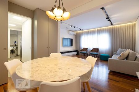 Apartamento para alugar com 80m², 2 quartos e 1 vaga Apartamento para alugar com 80m², 2 quartos e 1 vagaSala