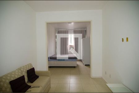 Sala / Quarto de apartamento para alugar com 1 quarto, 40m² em Copacabana, Rio de Janeiro