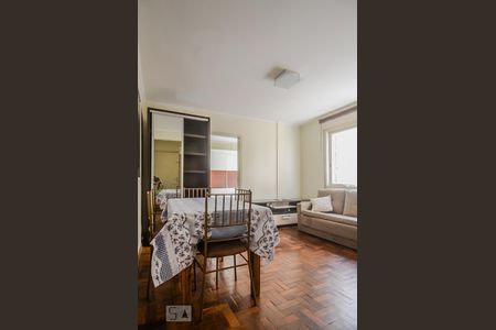 Sala de apartamento para alugar com 1 quarto, 48m² em Centro Histórico, Porto Alegre