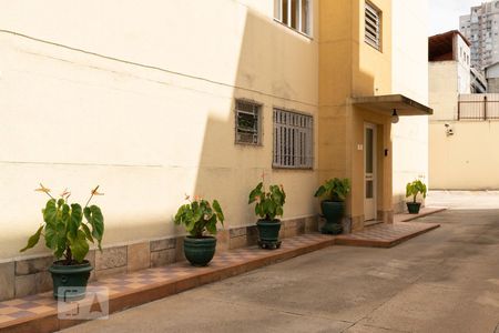 Apartamento à venda com 55m², 2 quartos e 1 vaga Apartamento à venda com 55m², 2 quartos e 1 vagaFachada