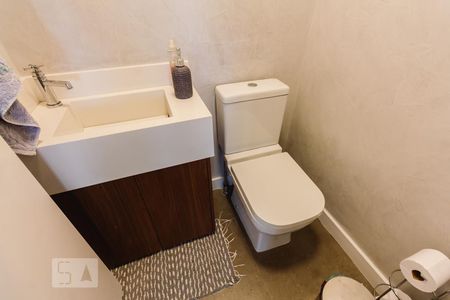 Lavabo de apartamento à venda com 3 quartos, 103m² em Água Branca, São Paulo