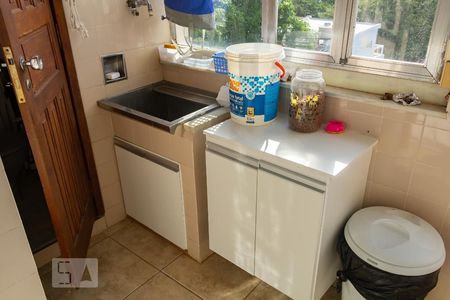 Casa à venda com 441m², 5 quartos e 4 vagaslavanderia